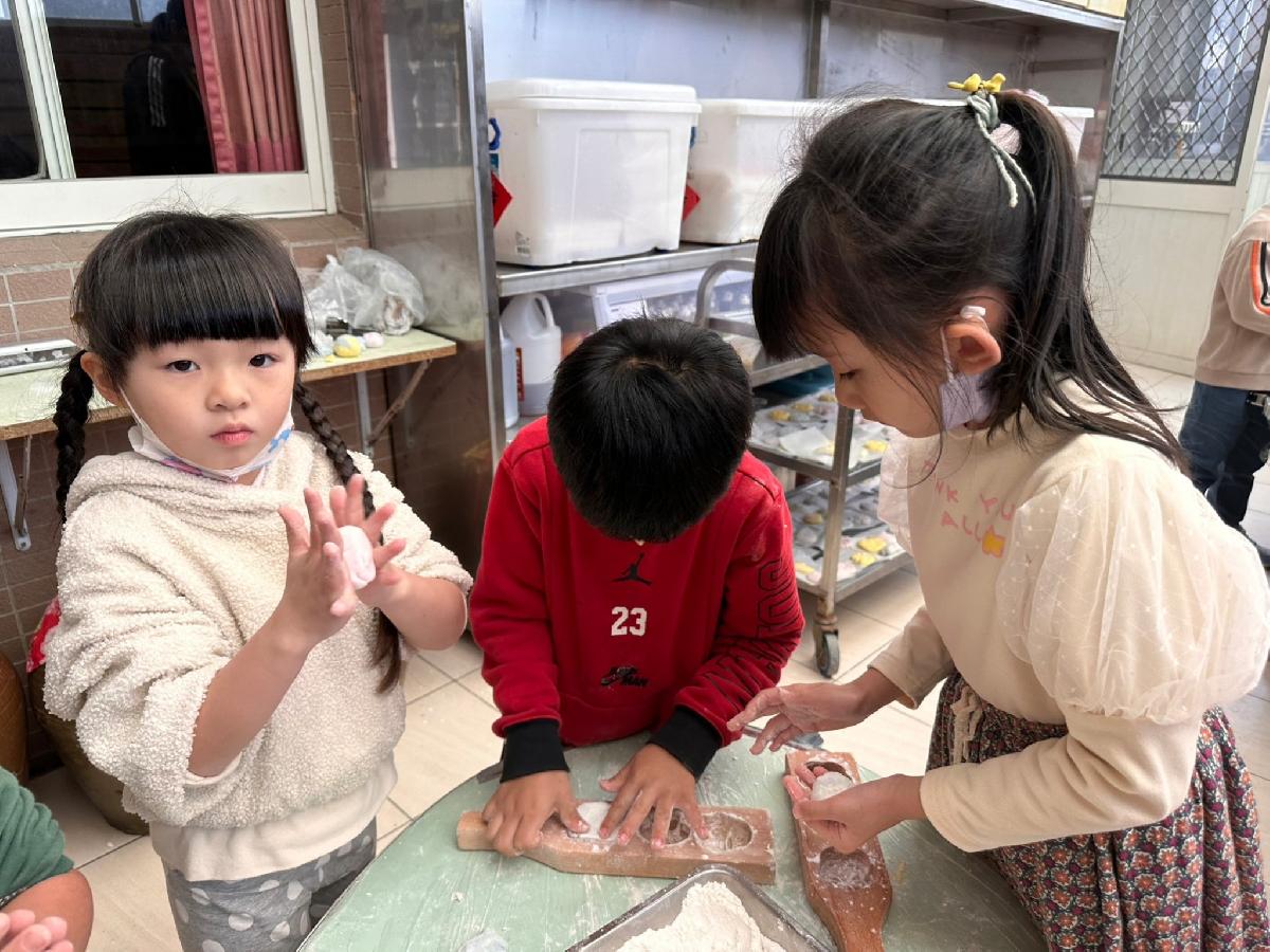 歡慶天穿日diy五色粄 (105) 歡慶天穿日diy五色粄 (105)