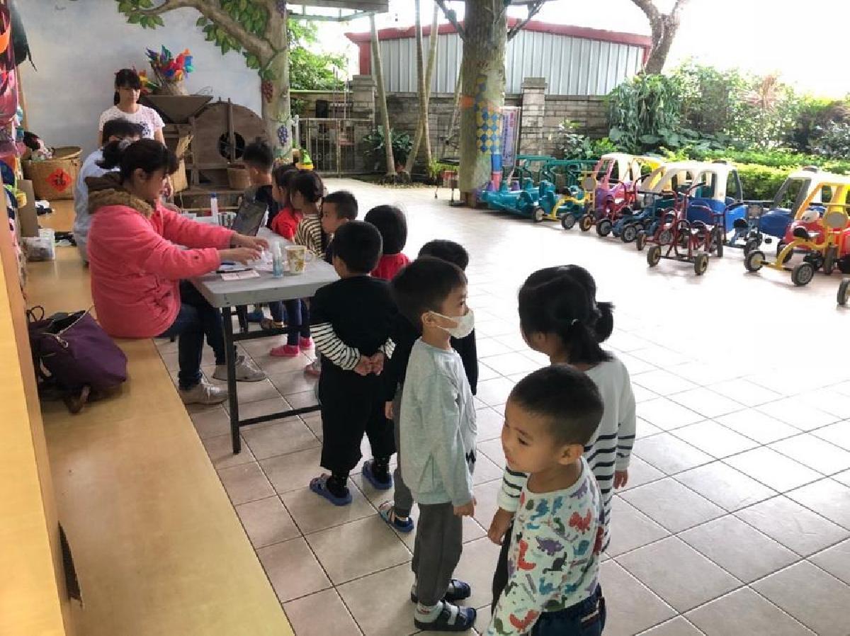 107-11-14~牙齒保健~塗氟 107-11-14~牙齒保健~塗氟