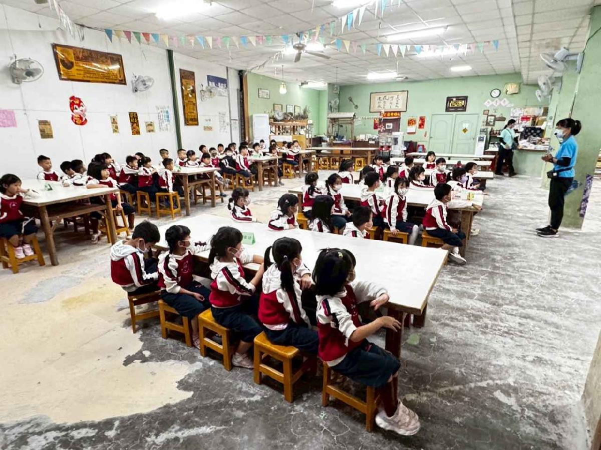 戶外教學～鶯歌之旅 (4)