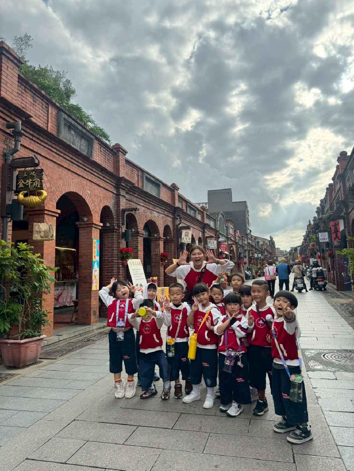 戶外教學～鶯歌之旅 (210)