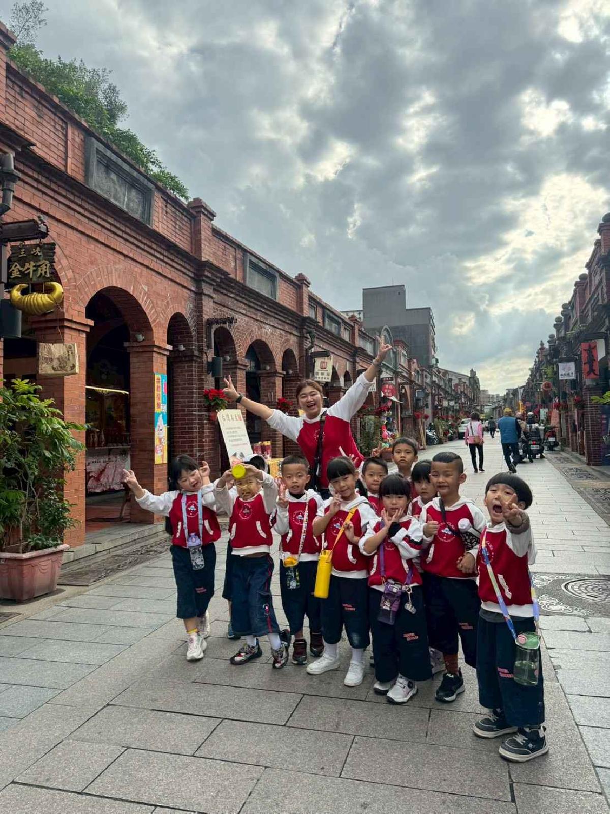 戶外教學～鶯歌之旅 (211)