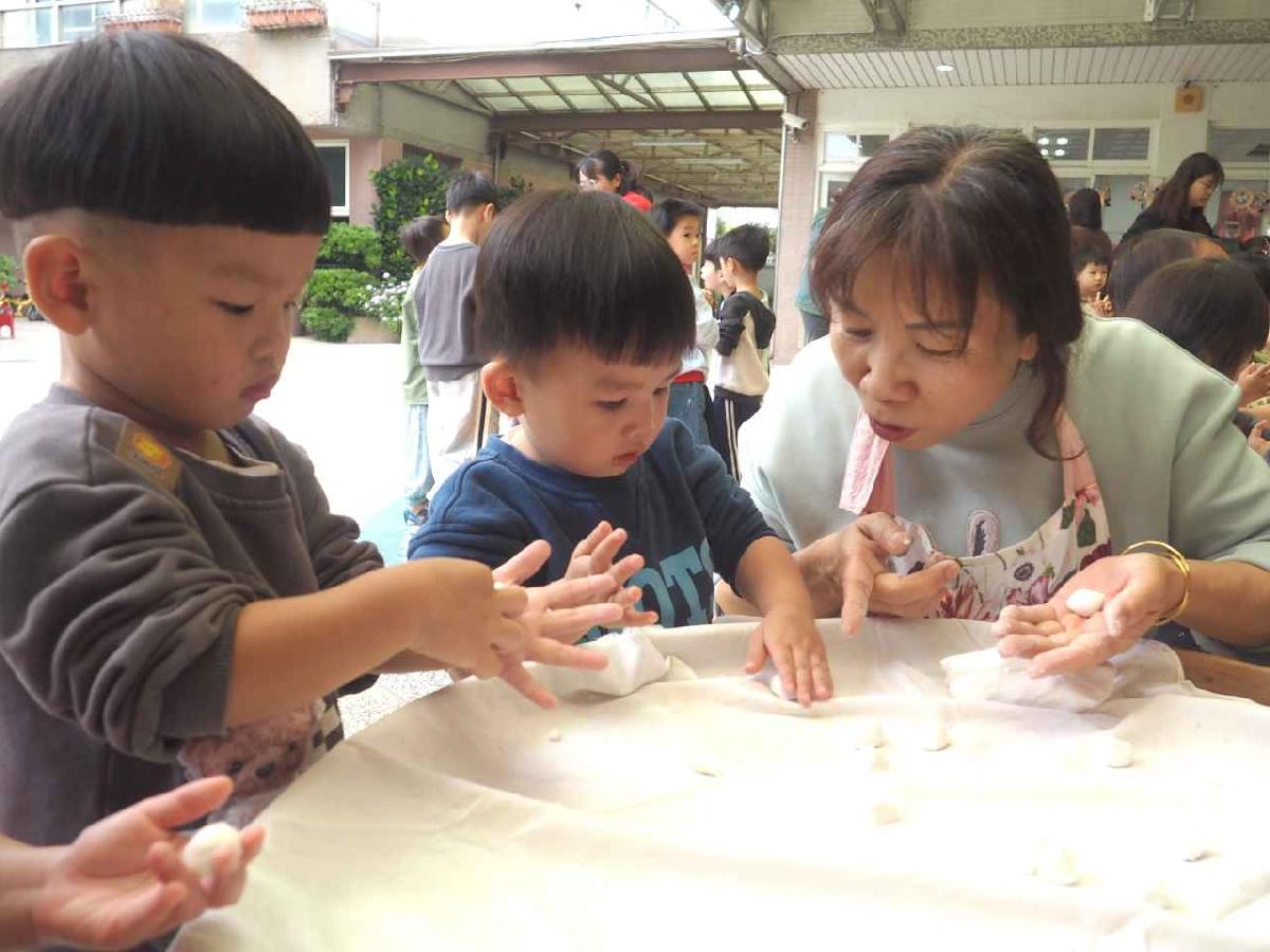 冬至搓湯圓 (54)