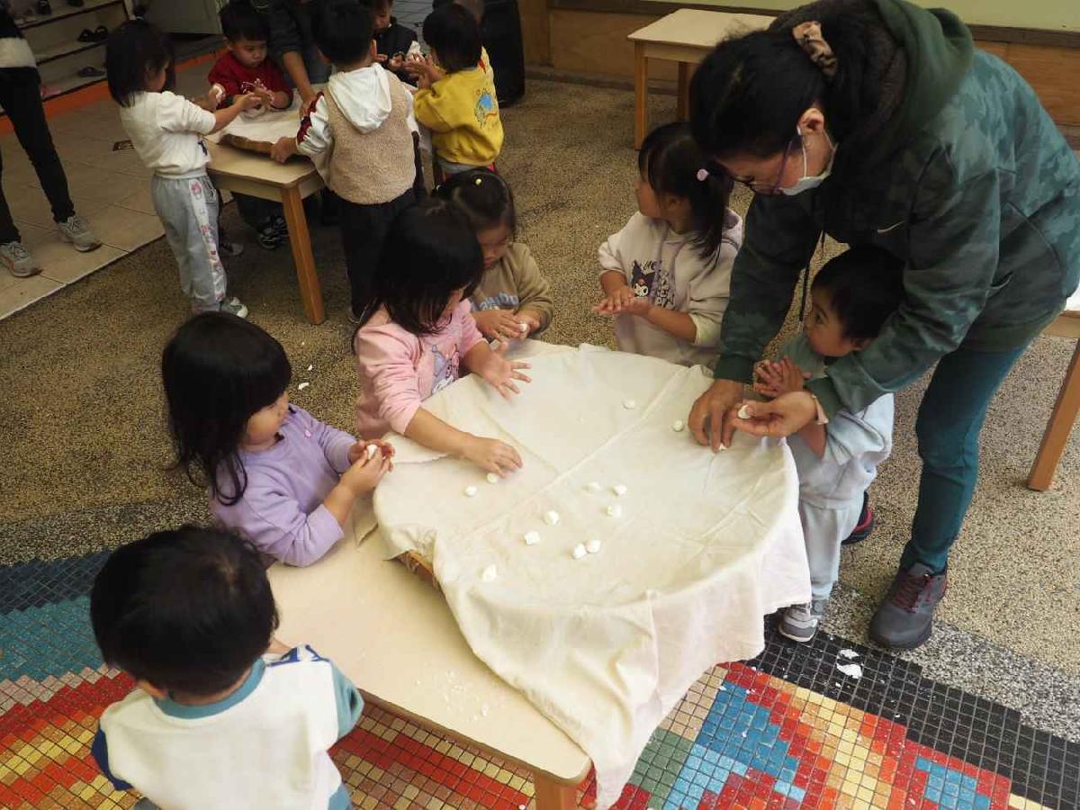 冬至搓湯圓 (98)