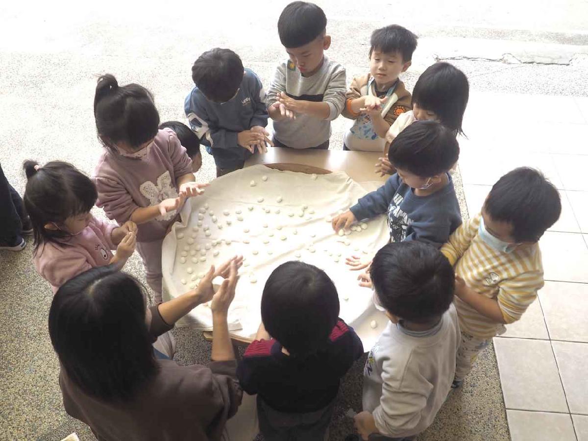 冬至搓湯圓 (110)