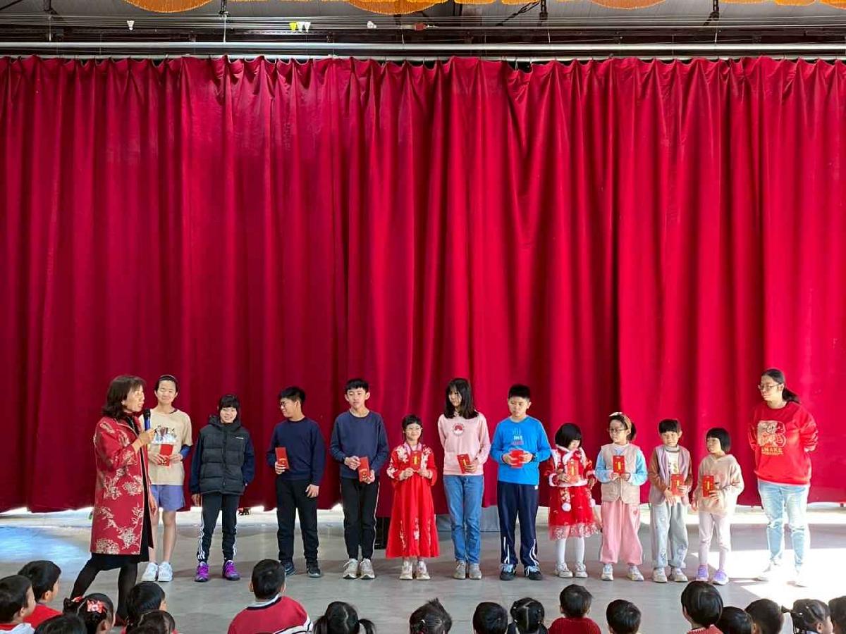 新學屋安親班期末獎學金頒獎~ (18)