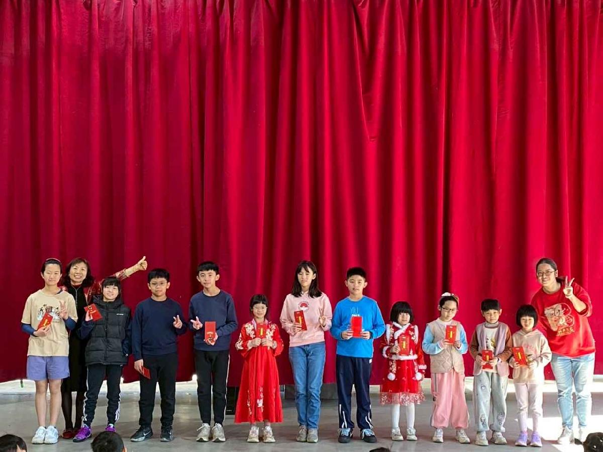 新學屋安親班期末獎學金頒獎~ (19)