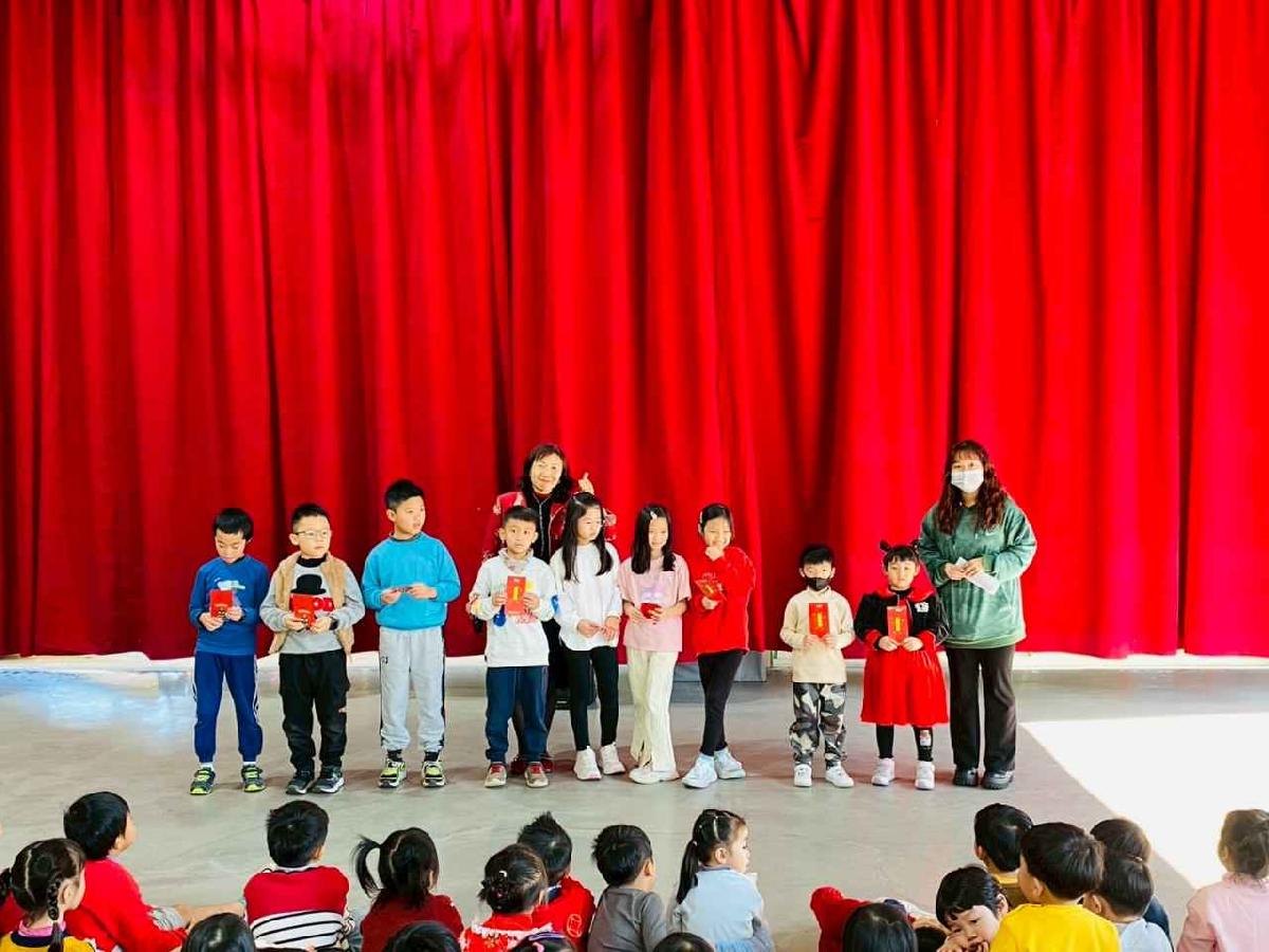 新學屋安親班期末獎學金頒獎~ (20)