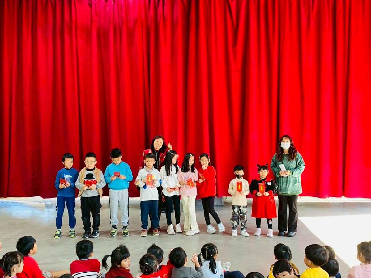 新學屋安親班期末獎學金頒獎~ (21)