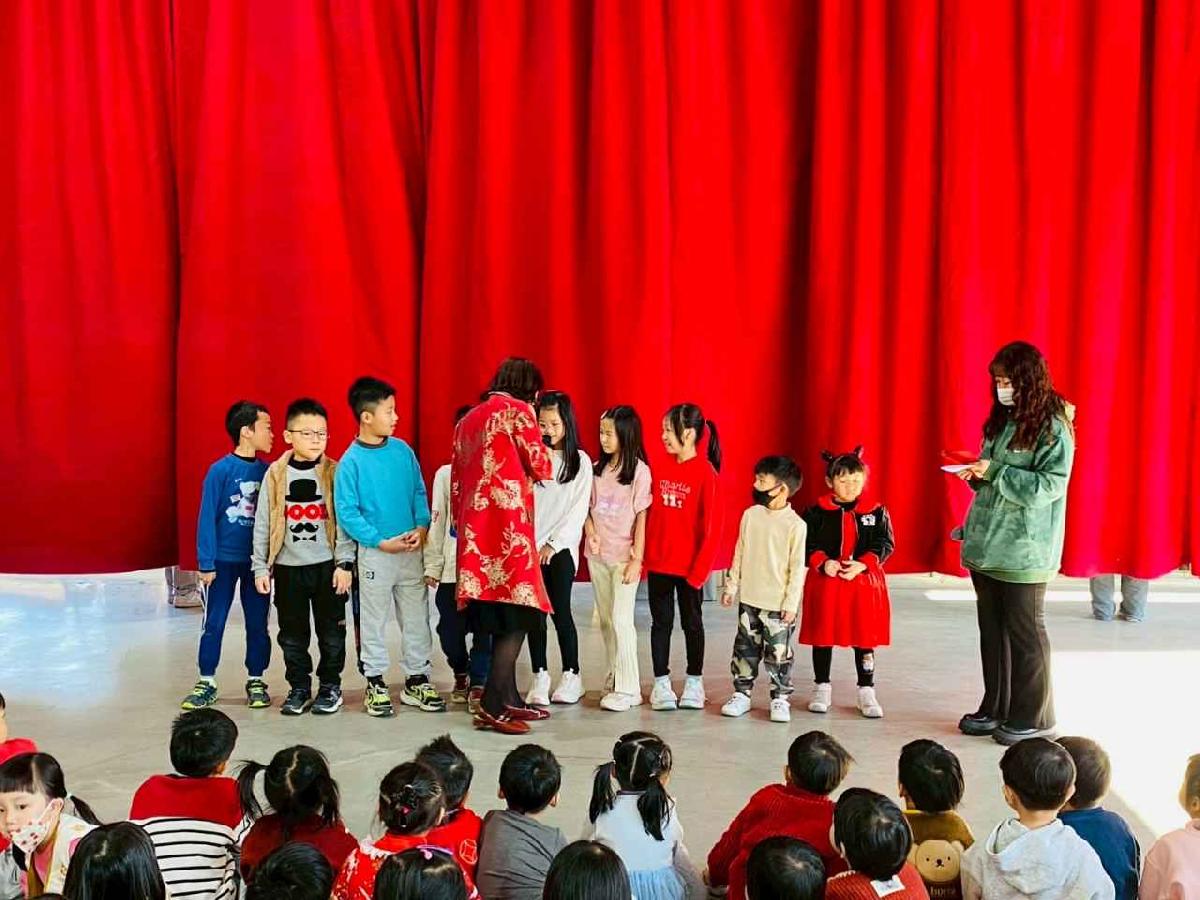 新學屋安親班期末獎學金頒獎~ (24)