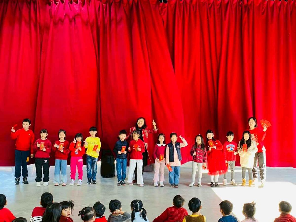 新學屋安親班期末獎學金頒獎~ (28)