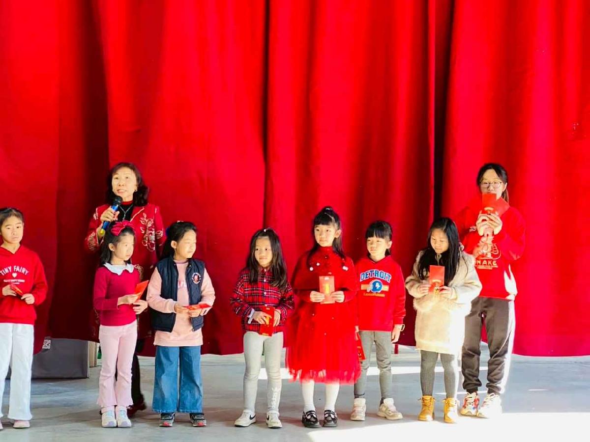 新學屋安親班期末獎學金頒獎~ (30)