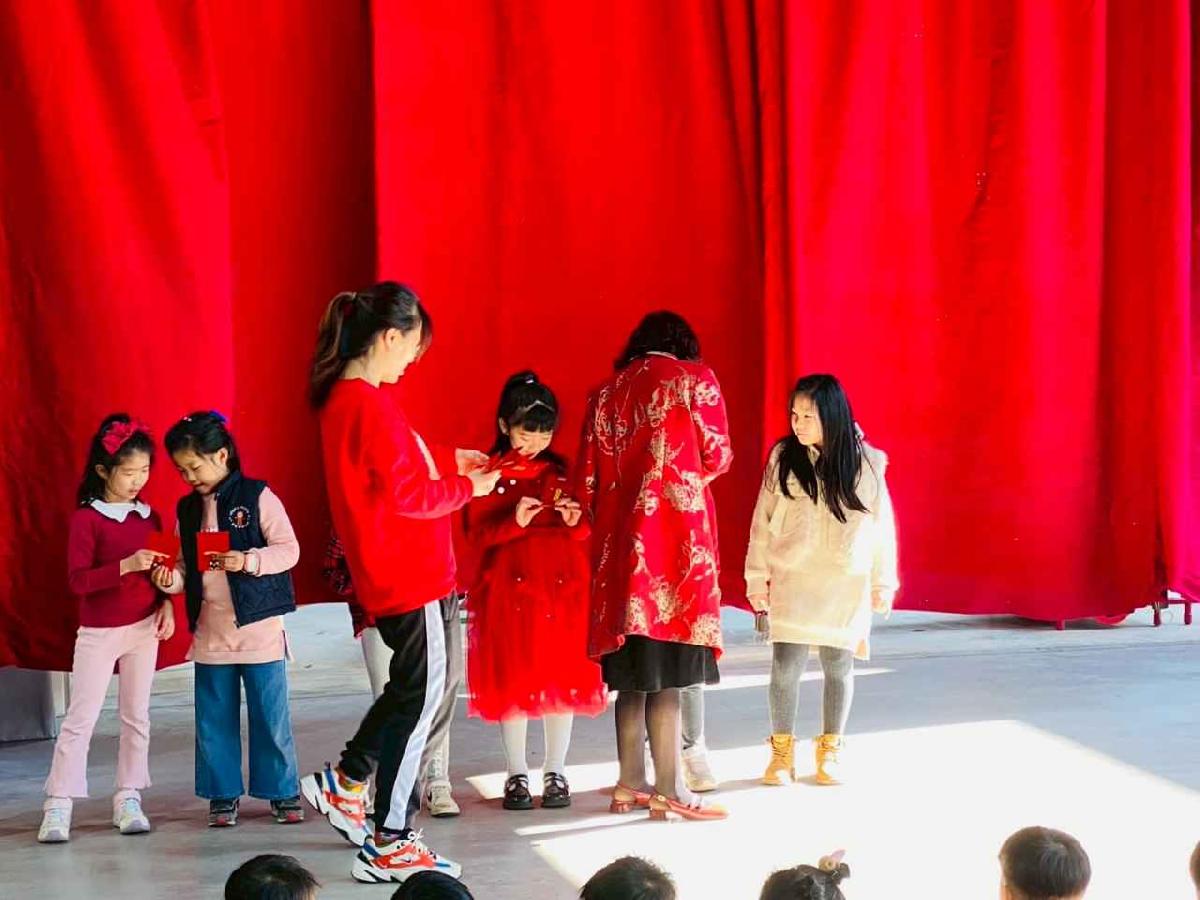 新學屋安親班期末獎學金頒獎~ (31)