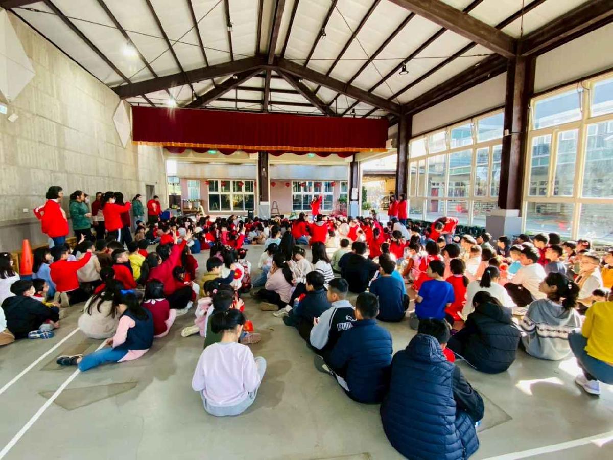 新學屋安親班期末獎學金頒獎~ (42)