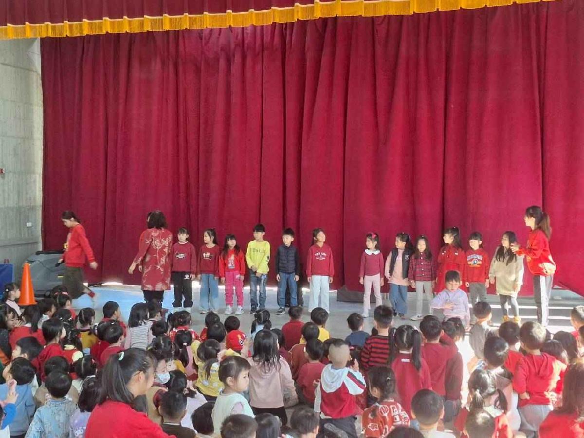 新學屋安親班期末獎學金頒獎~ (5)