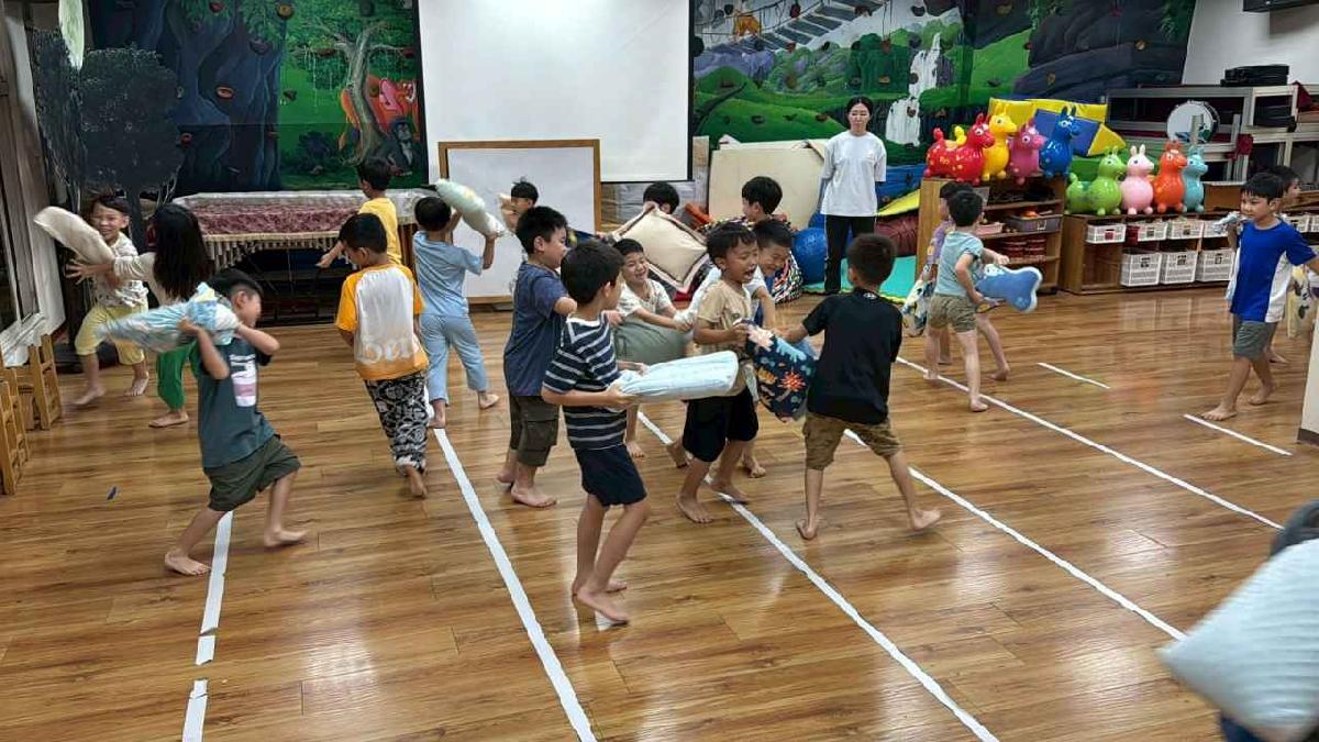 洗澡趣+枕頭大戰 (18)