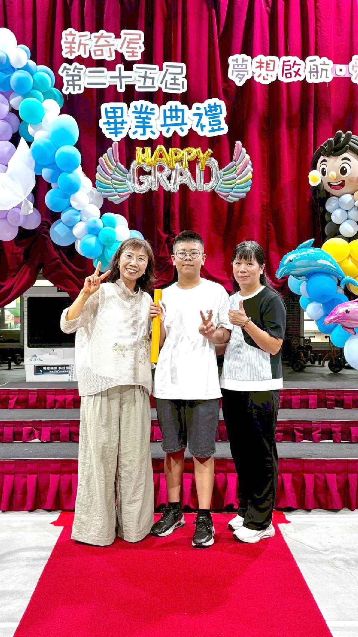 line_album_畢典_260623_70
