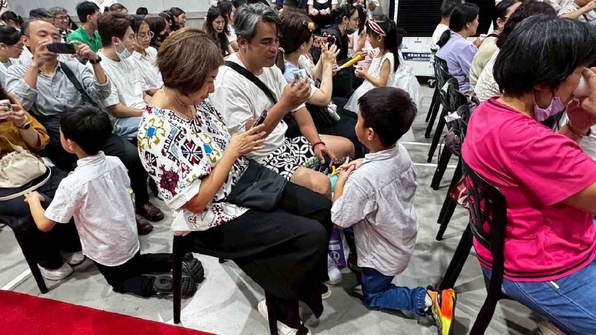 line_album_畢典_260623_327