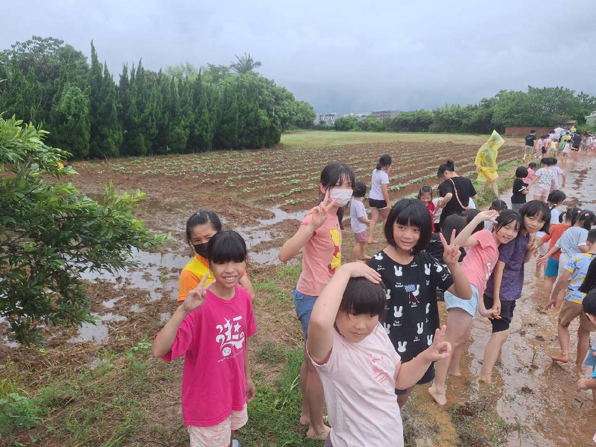 115-8-24-安親班田裡泥巴賽 (68)