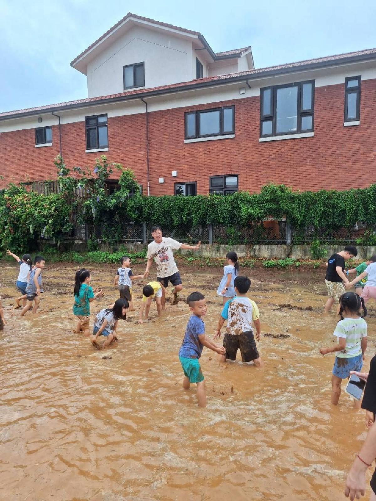 115-8-24-安親班田裡泥巴賽 (71)