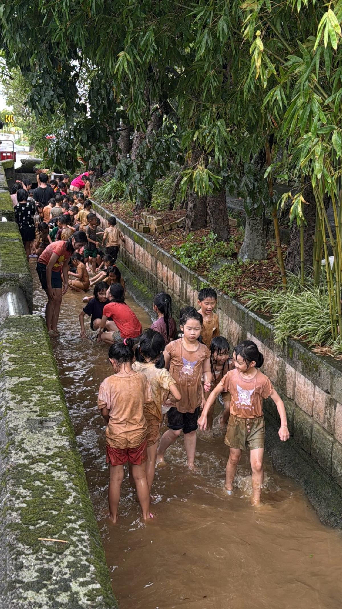 115-8-24-安親班田裡泥巴賽 (101)
