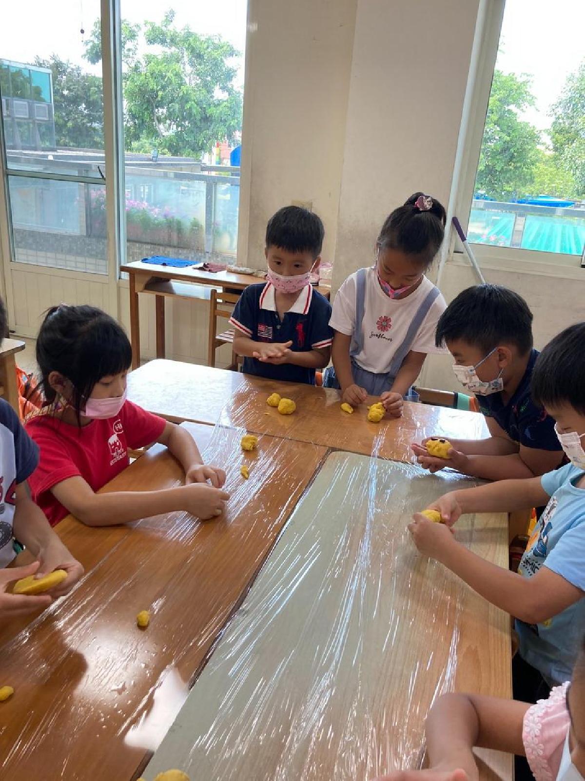 祖父母節~小朋友手作南瓜饅頭 (111) 祖父母節~小朋友手作南瓜饅頭 (111)